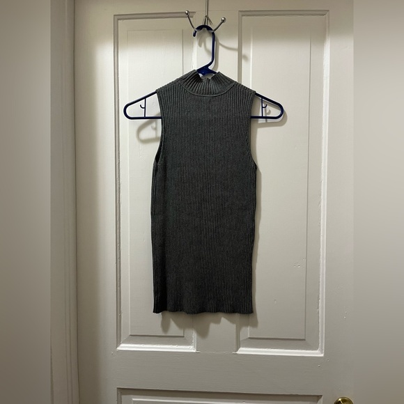 Grey Tank - Picture 3 of 3